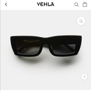 VEHLA eyewear - Florence style in black/smoke